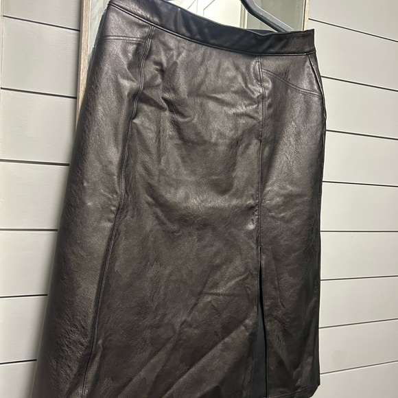 SPANX pull on faux leather midi skirt - Picture 4 of 7